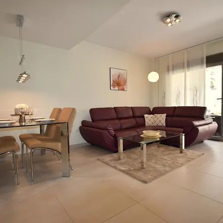 Villamartin Gardens Ac1